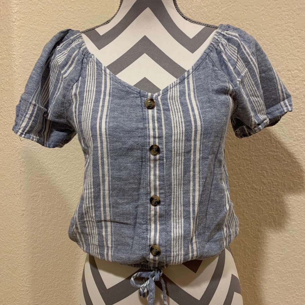 Blue & white pin stripped puffy sleeve crop top size medium wallflower